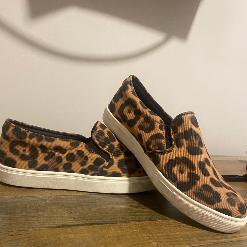 Target Cheetah print slides